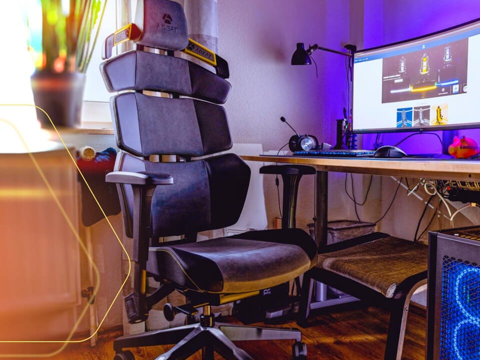 Adept Gamingstuhl mit Setup